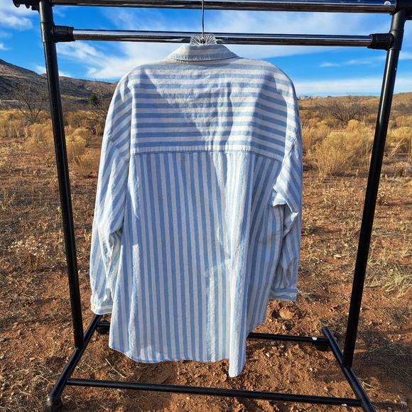 Oversized Striped Top - Picture 4 of 4